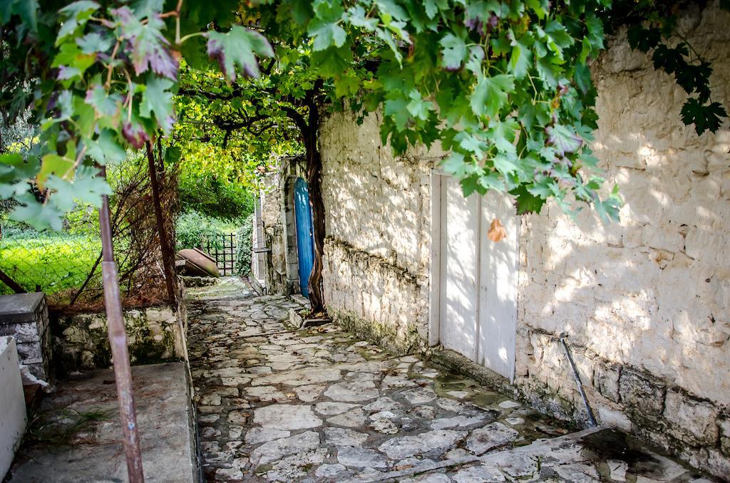 Xenios Cottages Lofou Exterior photo