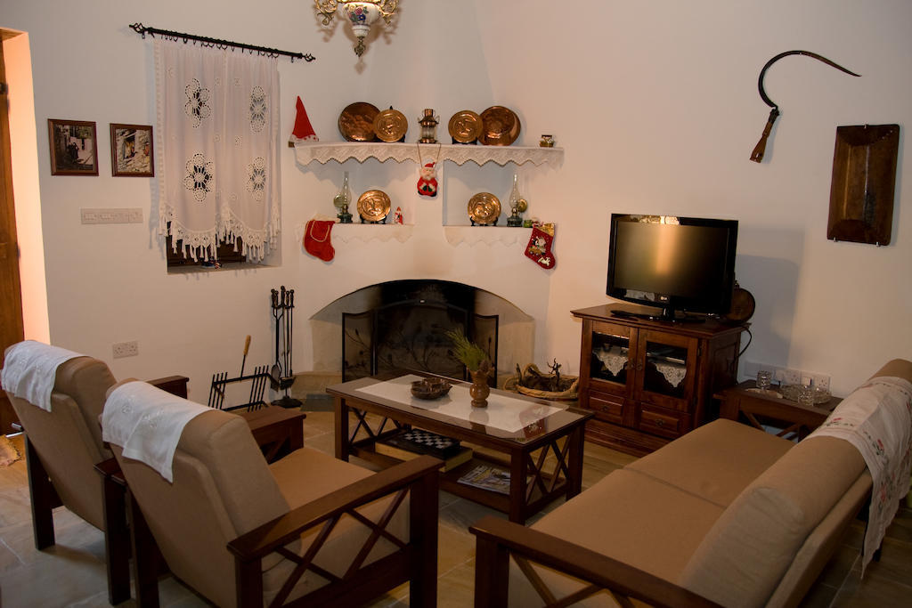 Xenios Cottages Lofou Exterior photo