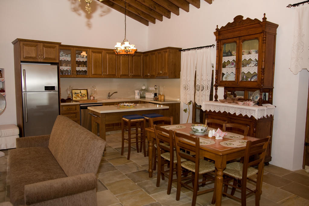 Xenios Cottages Lofou Room photo